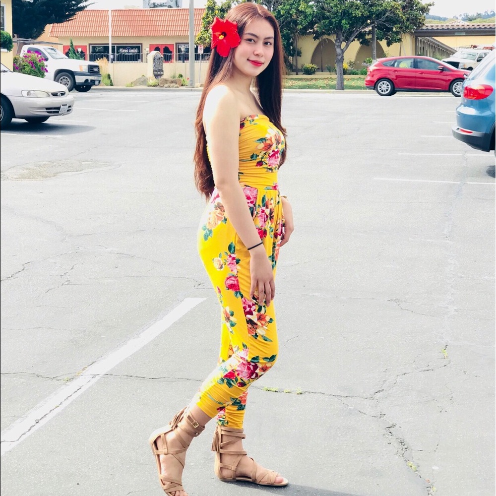 Yellow floral overall jumpsuit - Picture 2 of 2